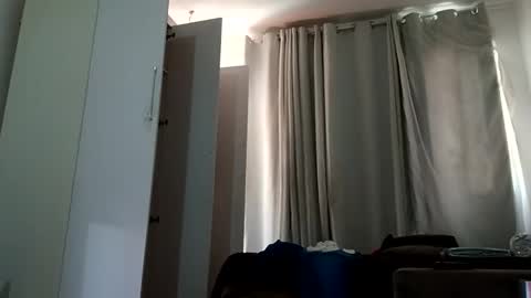 Snapshot of andemax chatting on January 2025 05:28:02 PM And 16.8 online show from January 2025 05:28:02 PM