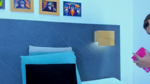 Andrea online show from March 2026 12:21:01 PM