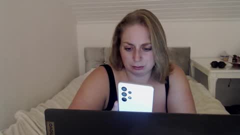 Andorphin online show from November 2025 08:43:01 PM