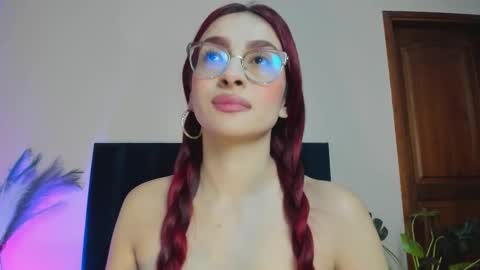 Andra Cyrus online show from November 2025 12:08:02 PM