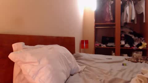 Andra online show from December 2024 09:59:02 PM