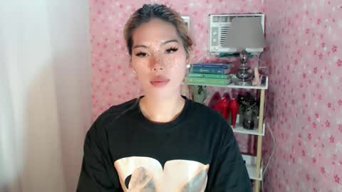 andrea06121998 online show from December 2025 05:24:02 AM