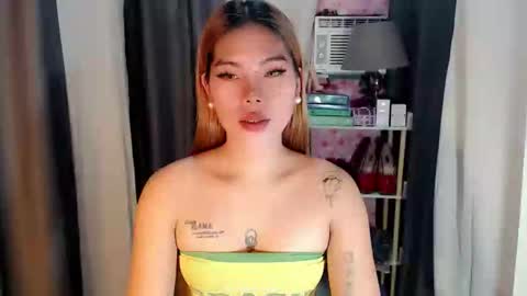 andrea06121998 online show from April 2026 12:39:02 PM