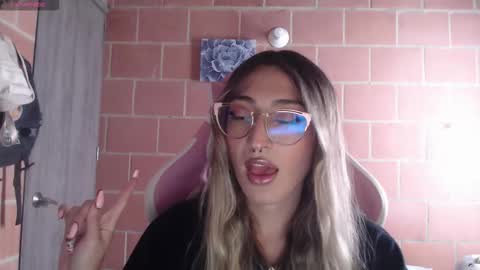 Andrea  online show from February 2026 02:22:02 PM