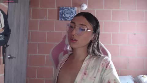 Andrea  online show from February 2026 03:31:01 PM