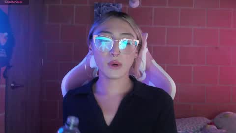 Andrea  online show from April 2026 08:03:01 PM