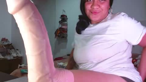 Snapshot of andrebigboobs chatting on February 2025 12:51:02 AM Andre online show from February 2025 12:51:02 AM