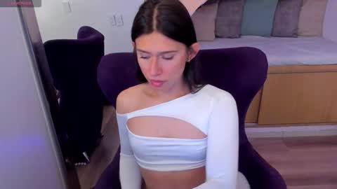 Snapshot of andrecastaneda chatting on October 2025 07:03:01 PM Andre Castaneda online show from October 2025 07:03:01 PM