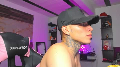 Snapshot of andrees_s chatting on October 2025 10:00:02 PM andrees_s online show from October 2025 10:00:02 PM