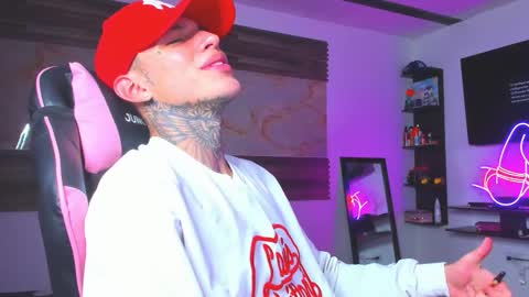 Snapshot of andrees_s chatting on October 2025 11:31:02 PM andrees_s online show from October 2025 11:31:02 PM