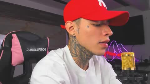 Snapshot of andrees_s chatting on October 2025 02:48:01 AM andrees_s online show from October 2025 02:48:01 AM