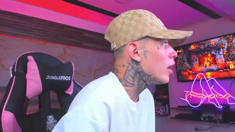 Snapshot of andrees_s chatting on November 2025 01:08:01 AM andrees_s online show from November 2025 01:08:01 AM