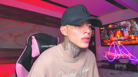 Snapshot of andrees_s chatting on November 2025 07:03:01 PM andrees_s online show from November 2025 07:03:01 PM