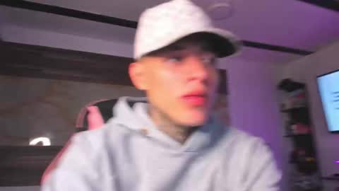 Snapshot of andrees_s chatting on November 2025 03:17:01 AM andrees_s online show from November 2025 03:17:01 AM