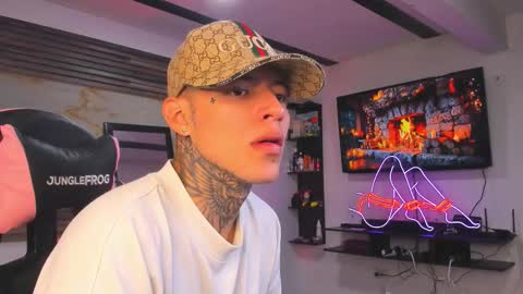 Snapshot of andrees_s chatting on November 2025 07:46:02 PM andrees_s online show from November 2025 07:46:02 PM