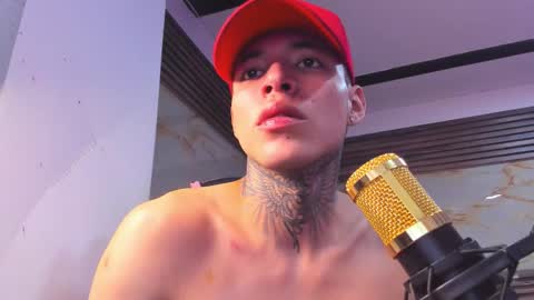 Snapshot of andrees_s chatting on November 2025 07:25:02 PM andrees_s online show from November 2025 07:25:02 PM