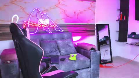 andrees_s online show from July 2026 02:18:01 AM