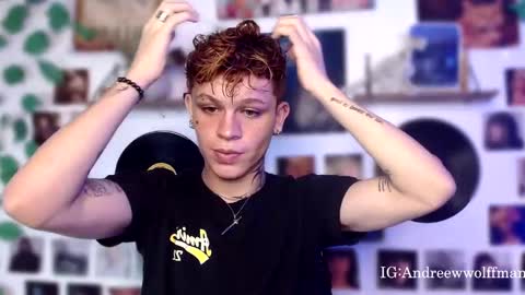 Snapshot of andreewwolffman chatting on January 2025 12:15:01 AM Andrew online show from January 2025 12:15:01 AM