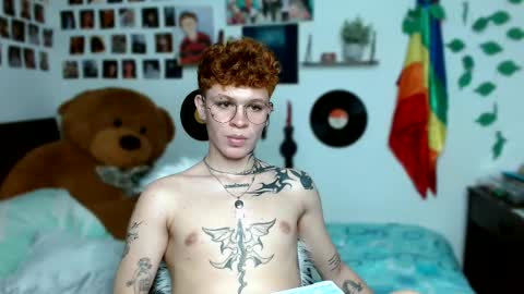 Snapshot of andreewwolffman chatting on March 2025 11:18:02 PM Andrew online show from March 2025 11:18:02 PM