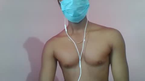 andres01_ online show from September 2025 05:00:01 AM