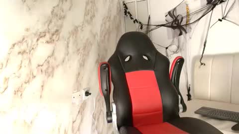 andres_stud online show from October 2025 05:04:02 AM