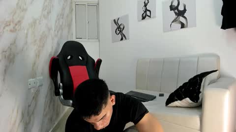 andres_stud online show from November 2025 05:18:01 AM