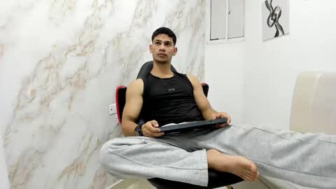 andres_stud online show from November 2025 04:23:02 AM