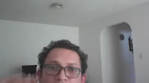 andresfloga online show from June 2026 07:05:01 PM