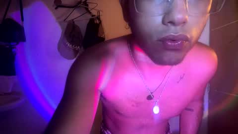 Snapshot of andreswhite_shotoflust chatting on May 2026 01:57:01 AM andreswhite_shotoflust online show from May 2026 01:57:01 AM