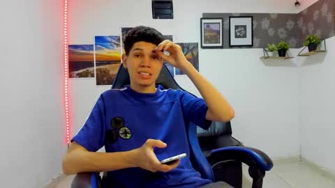 andrew_2811 online show from February 2026 10:12:01 AM