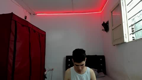 andrew_2811 online show from April 2026 07:33:02 PM