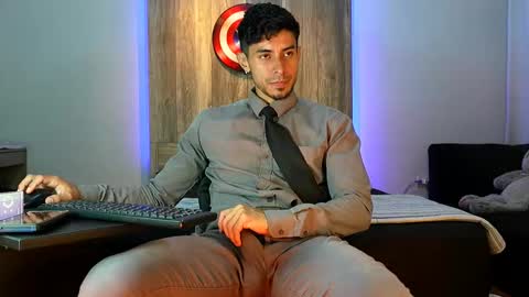 Andrew online show from November 2025 04:34:02 AM