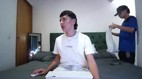 andrew restrepo online show from September 2025 01:41:02 AM