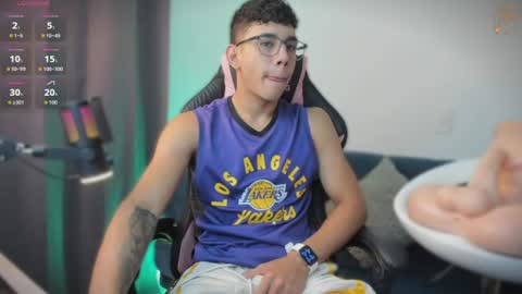 Snapshot of andrew_twink18 chatting on July 2026 04:44:01 PM Andrew M. online show from July 2026 04:44:01 PM