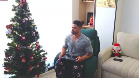 Snapshot of andrewfame chatting on December 2024 01:49:02 PM Andrew online show from December 2024 01:49:02 PM
