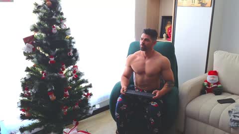 Snapshot of andrewfame chatting on December 2024 04:53:02 PM Andrew online show from December 2024 04:53:02 PM