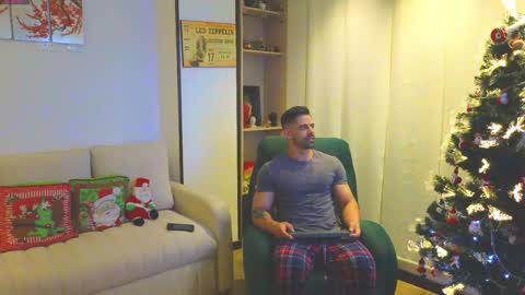 Snapshot of andrewfame chatting on December 2024 11:45:02 PM Andrew online show from December 2024 11:45:02 PM