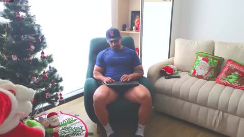Snapshot of andrewfame chatting on December 2024 08:14:02 PM Andrew online show from December 2024 08:14:02 PM