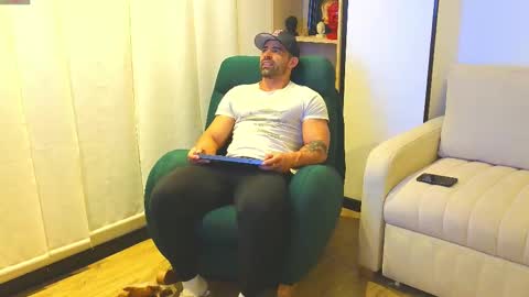 Snapshot of andrewfame chatting on February 2025 02:03:01 AM Andrew online show from February 2025 02:03:01 AM