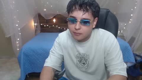 Snapshot of andrewsmile_ chatting on December 2024 03:53:02 PM ANDREW online show from December 2024 03:53:02 PM