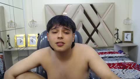 Snapshot of andrewsmile_ chatting on December 2024 06:29:01 PM ANDREW online show from December 2024 06:29:01 PM