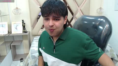 Snapshot of andrewsmile_ chatting on January 2025 12:38:02 PM ANDREW online show from January 2025 12:38:02 PM