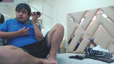 Snapshot of andrewsmile_ chatting on February 2025 06:08:02 PM ANDREW online show from February 2025 06:08:02 PM