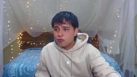 Snapshot of andrewsmile_ chatting on February 2025 12:11:01 PM ANDREW online show from February 2025 12:11:01 PM