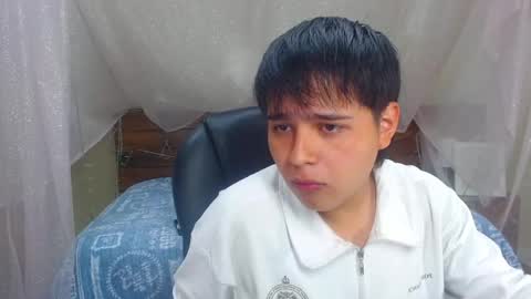 Snapshot of andrewsmile_ chatting on February 2025 12:04:02 PM ANDREW online show from February 2025 12:04:02 PM