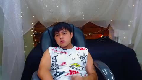 Snapshot of andrewsmile_ chatting on February 2025 03:15:02 PM ANDREW online show from February 2025 03:15:02 PM