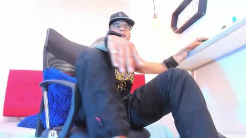   online show from December 2025 07:30:02 PM