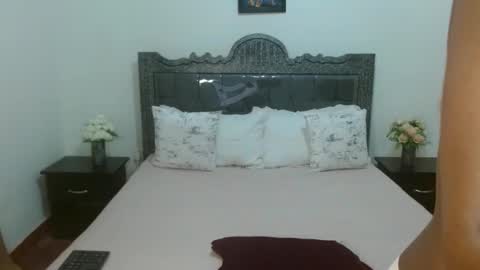 Anna online show from December 2025 06:13:02 PM