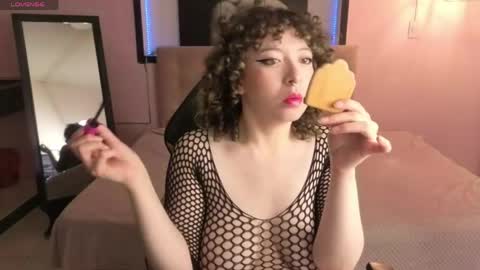 androm3da_ online show from April 2026 07:19:01 PM