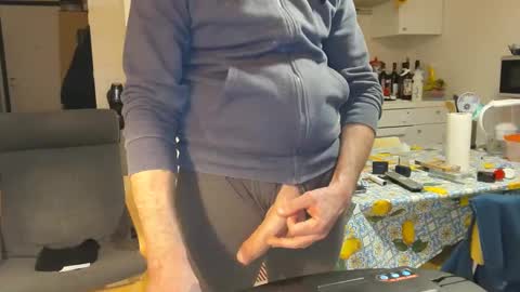 androx77 online show from February 2025 05:18:02 PM